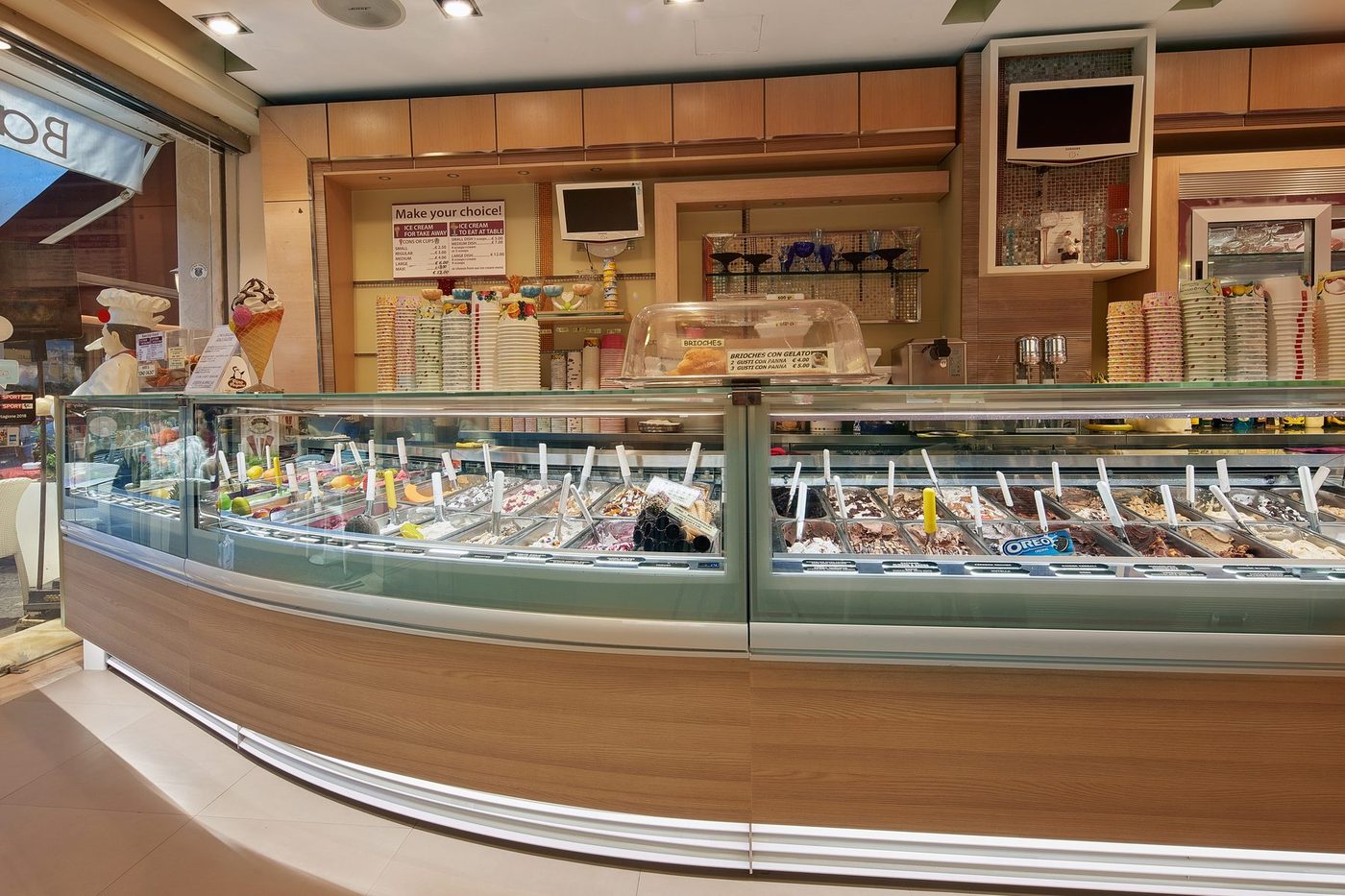 Ice cream showcases